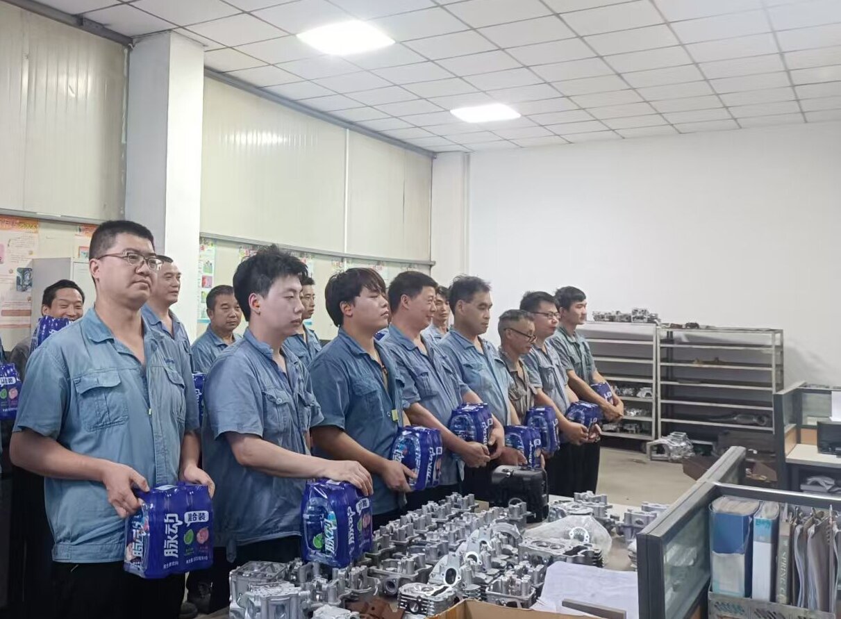 戰(zhàn)高溫、保生產、送清涼